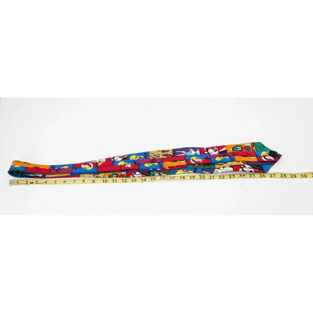 Looney Tunes Silk Warner Brother's Vintage 1997 Neck Tie Taz Bugs Marvin Pepe